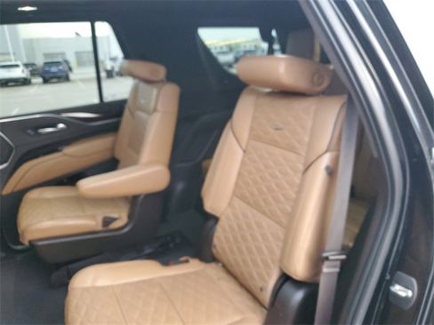 Used 2022 Cadillac Escalade Sport w/ LPO, Floor Liner Package image 31