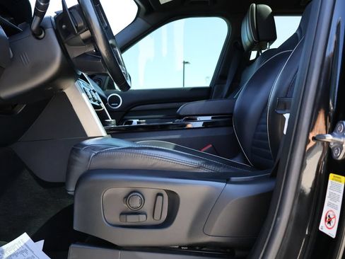 Used 2018 Land Rover Discovery HSE Luxury AWD/4WD image 39