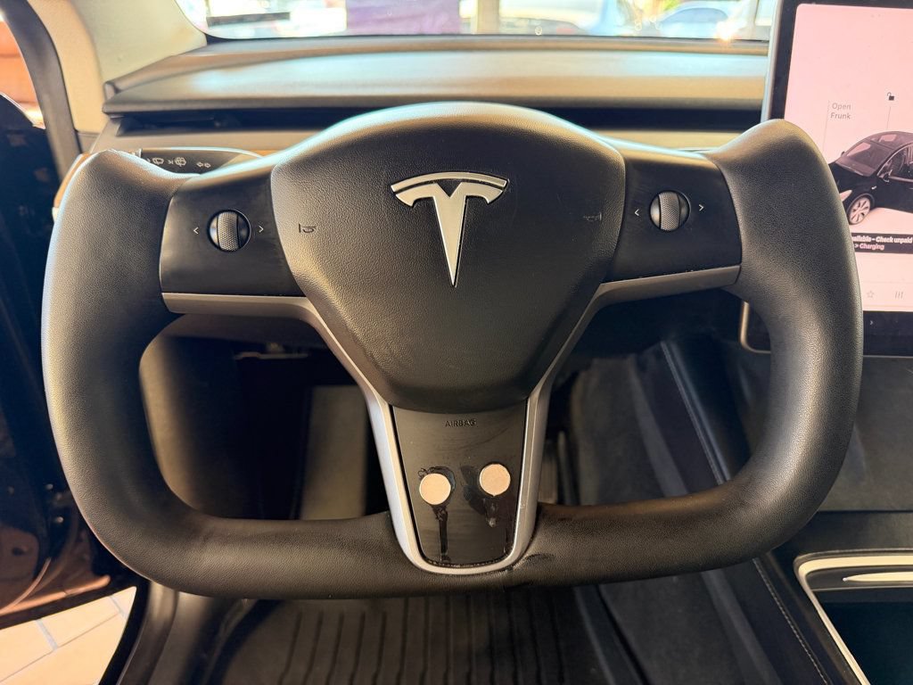 Used 2022 Tesla Model Y Long Range AWD/4WD image 28