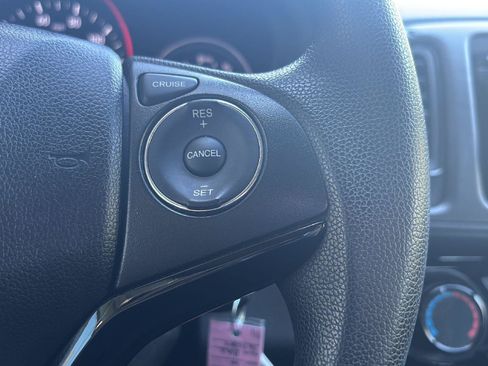 Used 2018 Honda HR-V LX image 6