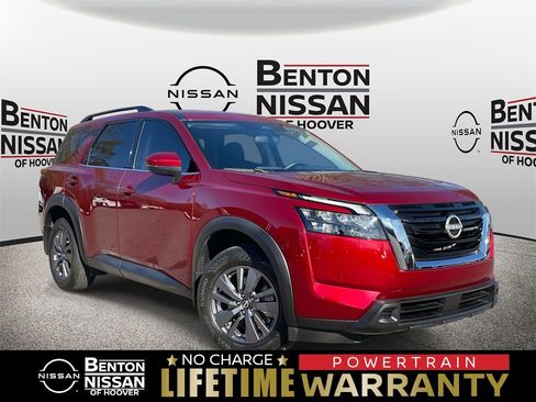Used 2023 Nissan Pathfinder SV image 1