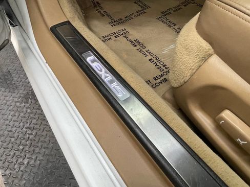 Used 2010 Lexus SC 430 Convertible RWD image 22