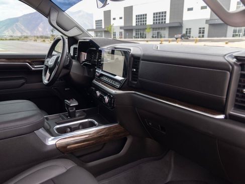Used 2024 GMC Sierra 1500 Elevation w/ Elevation Premium Package AWD/4WD image 34