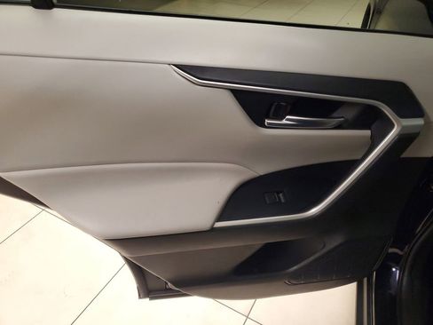 Used 2022 Toyota RAV4 XLE w/ Convenience Package image 15