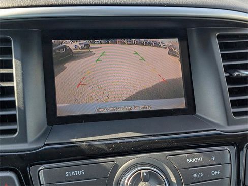 Used 2015 Nissan Pathfinder SV image 24