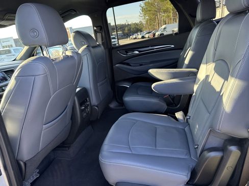 Used 2022 Buick Enclave Premium image 14