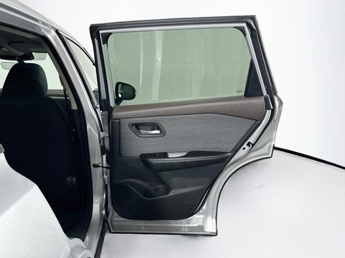 Used 2023 Nissan Rogue SV FWD image 28
