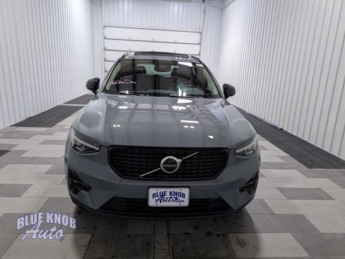 Used 2023 Volvo XC40 B5 Plus w/ Climate Package AWD/4WD image 6