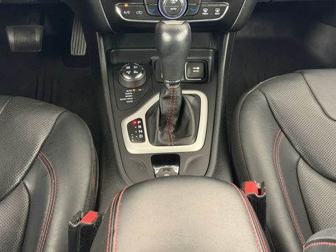 Used 2015 Jeep Cherokee Trailhawk w/ Comfort/Convenience Group AWD/4WD image 17