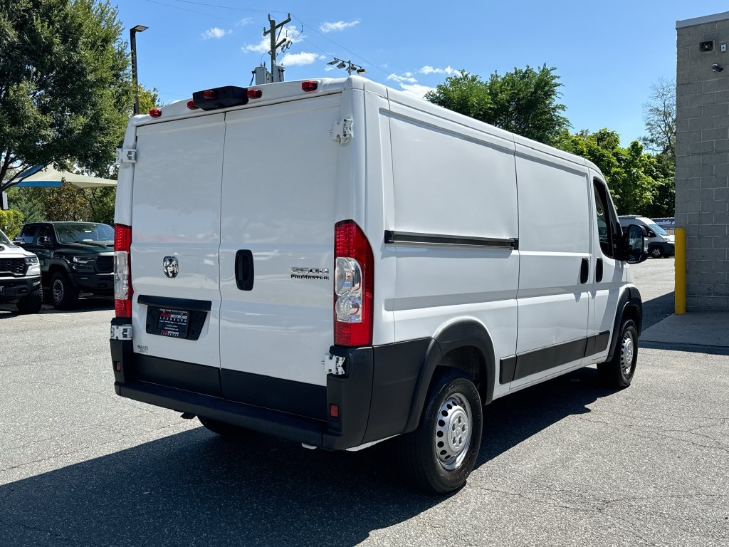 Used 2025 RAM ProMaster 2500 w/ Convenience Group FWD image 7