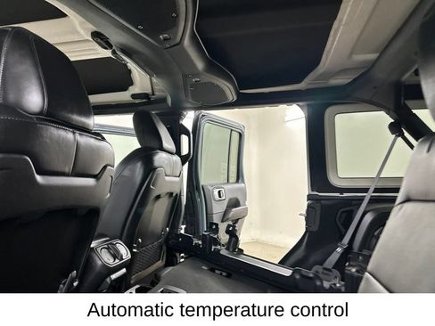 Used 2024 Jeep Wrangler Unlimited Rubicon AWD/4WD image 31