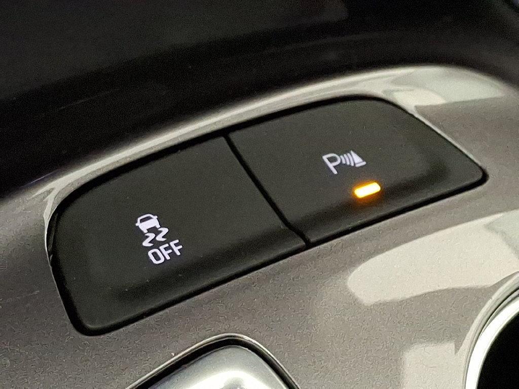 Used 2021 Chevrolet Malibu LT FWD image 24