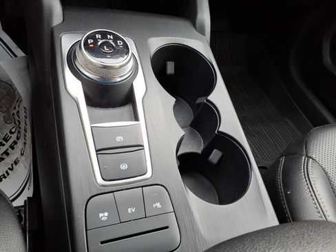 Certified 2022 Ford Escape Titanium image 23