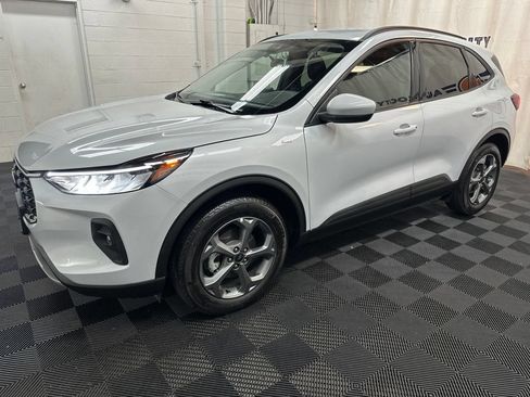 Used 2025 Ford Escape ST-Line Select AWD/4WD image 5