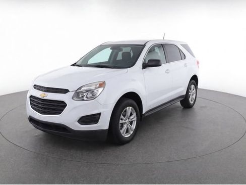 Used 2017 Chevrolet Equinox LS FWD image 3