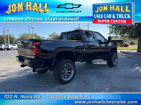 Used 2025 Chevrolet Silverado 2500 LTZ w/ LTZ Plus Package image 13