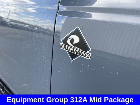 Used 2023 Ford Bronco Outer Banks image 2