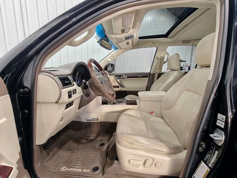 Used 2016 Lexus GX 460 Luxury w/ Preferred Accessory Package AWD/4WD image 29