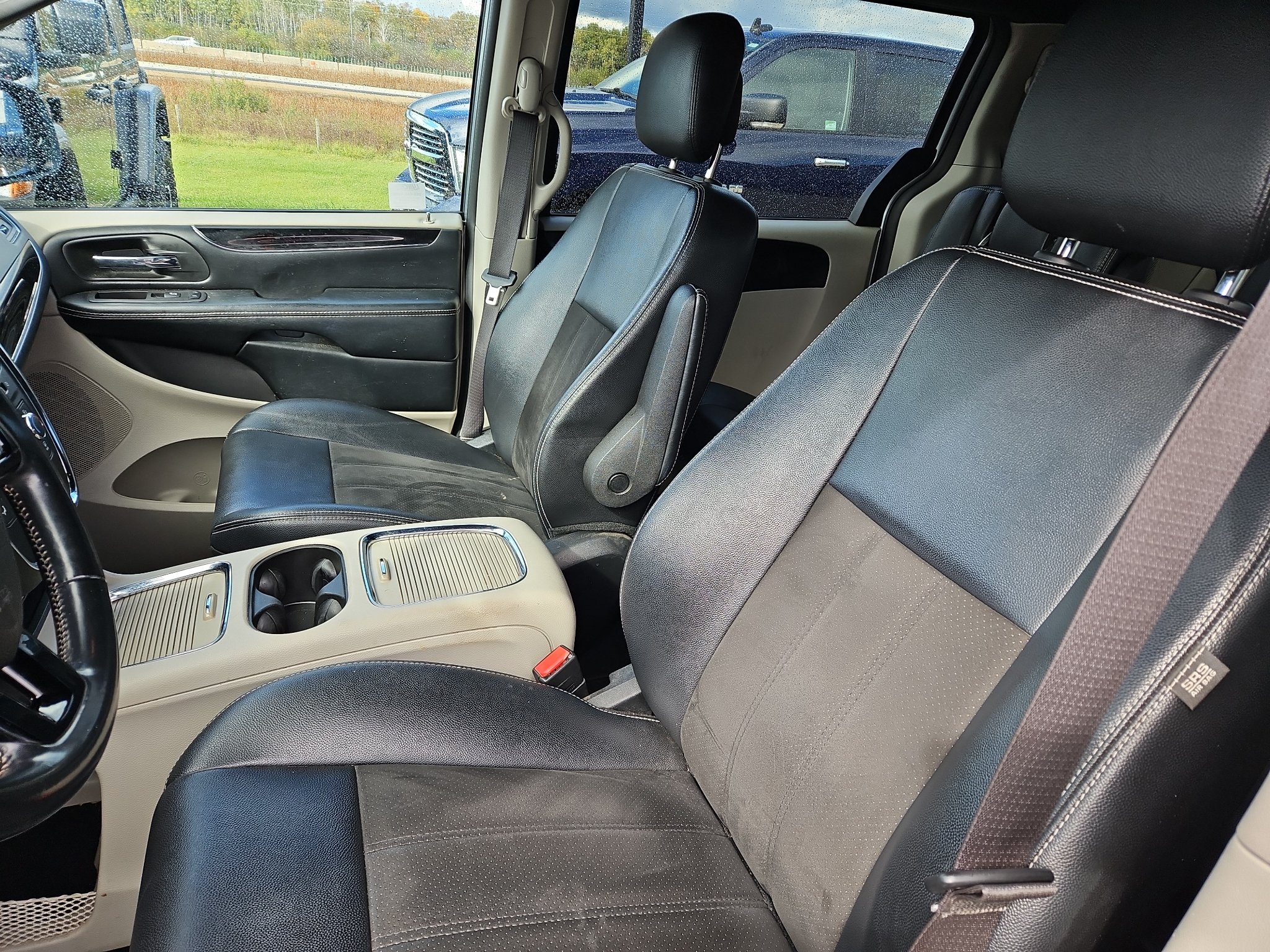 Used 2019 Dodge Grand Caravan SXT FWD image 8