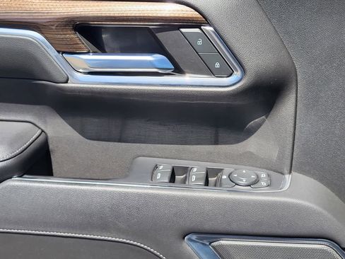 Used 2022 Chevrolet Silverado 1500 LT w/ Z71 Off-Road Package AWD/4WD image 15