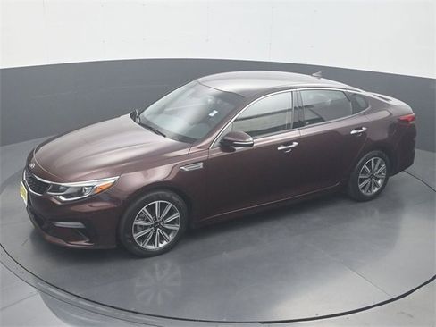 Used 2020 Kia Optima EX image 22