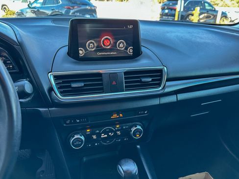 Used 2018 MAZDA MAZDA3 Grand Touring w/ Premium Equipment Package image 17