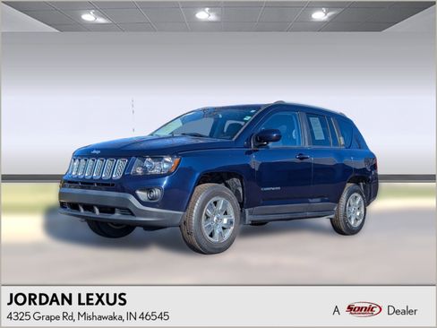 Used 2017 Jeep Compass Latitude image 1