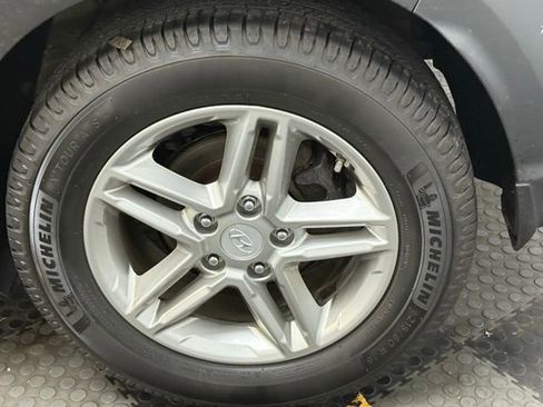 Used 2021 Hyundai Kona SE image 16