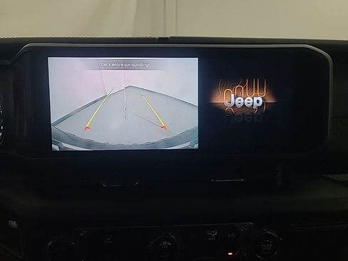 Used 2025 Jeep Wrangler Unlimited Rubicon image 33