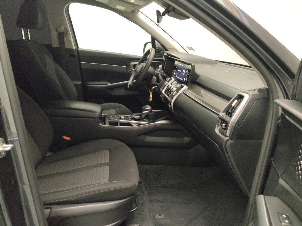 Used 2022 Kia Sorento LX FWD image 21
