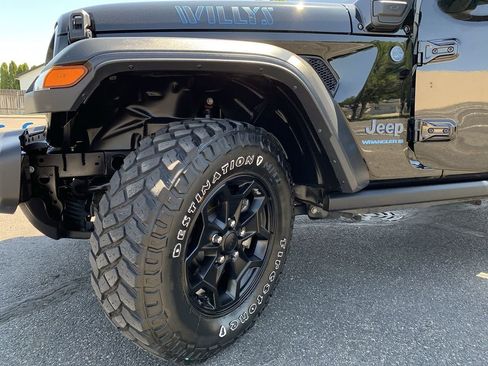 Used 2023 Jeep Wrangler Unlimited image 12