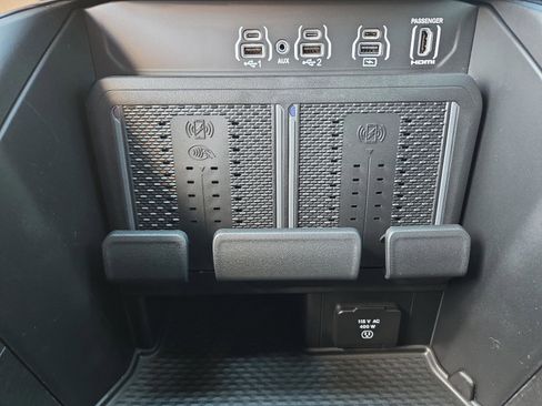 New 2026 RAM 1500 Laramie AWD/4WD image 12
