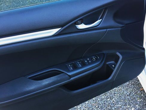 Used 2019 Honda Civic LX image 10