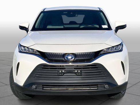 Used 2022 Toyota Venza LE image 4