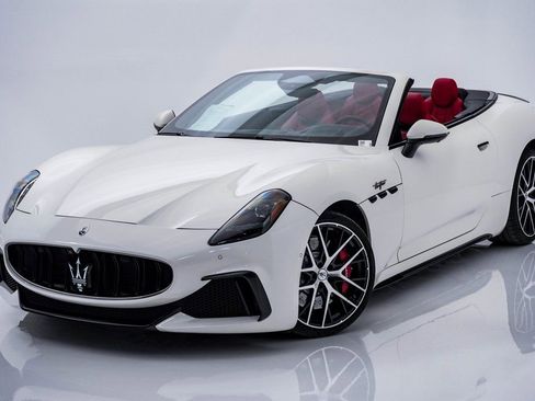 Certified 2024 Maserati GranCabrio Trofeo image 3