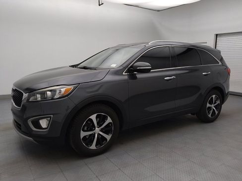 Used 2018 Kia Sorento EX image 2