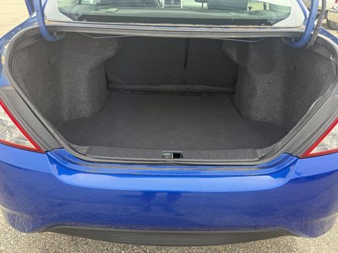 Used 2017 Nissan Versa SV FWD image 17