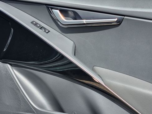 New 2025 Kia Niro EX image 15