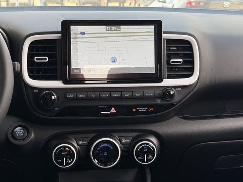 New 2025 Hyundai Venue Limited image 14