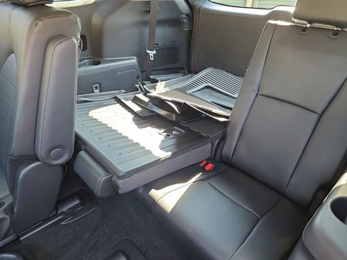 Certified 2026 Toyota Highlander XLE image 16