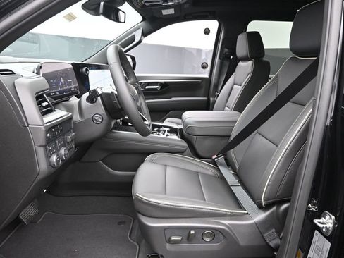 New 2026 Chevrolet Suburban Premier w/ Sun And Tow Package image 20