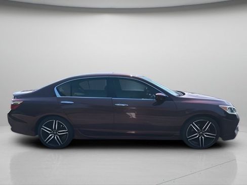 Used 2017 Honda Accord Sport image 6