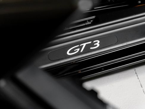 Used 2010 Porsche 911 GT3 RWD image 18