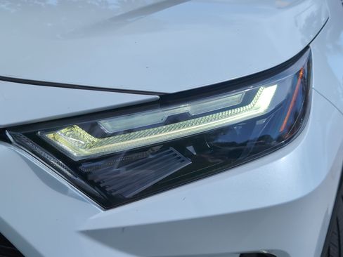 Used 2023 Toyota RAV4 XSE AWD/4WD image 6