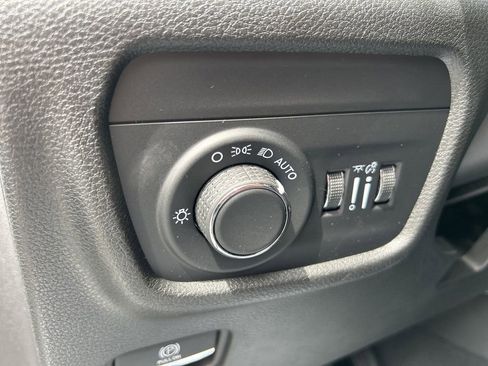 Used 2025 Jeep Grand Cherokee L Altitude image 18