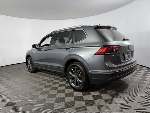 Used 2022 Volkswagen Tiguan SE image 8