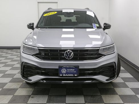 Certified 2023 Volkswagen Tiguan SE R-Line FWD image 4