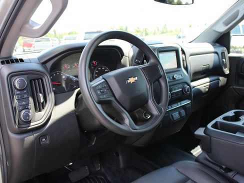 Used 2025 Chevrolet Silverado 1500 W/T w/ WT Value Package AWD/4WD image 24