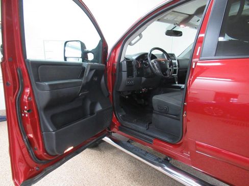 Used 2014 Nissan Titan PRO-4X image 6