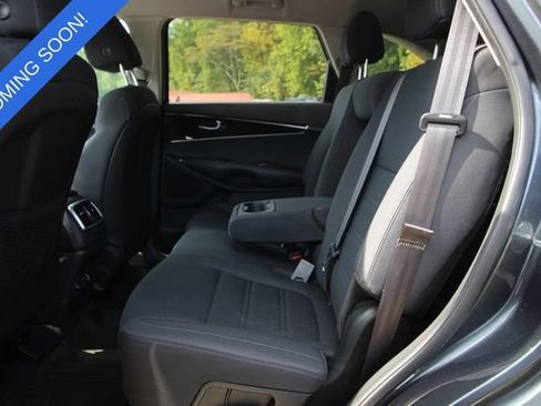 Used 2020 Kia Sorento FWD V6 image 6